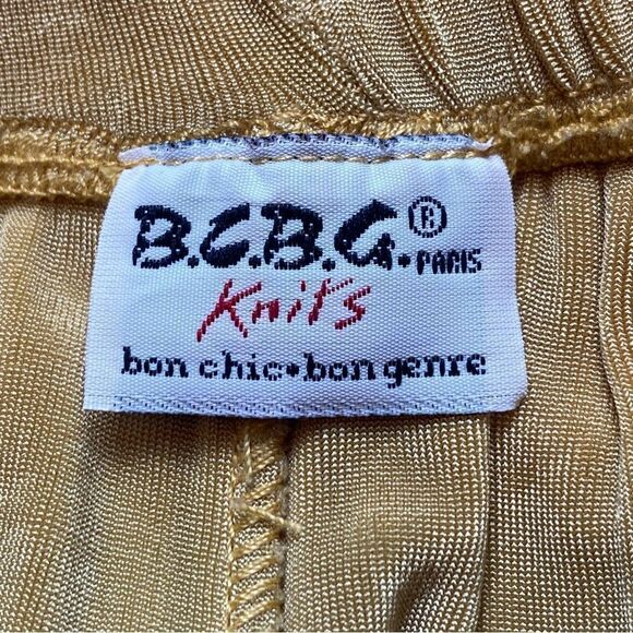 BCBG Paris Knits Vintage Gold Tone Shimmering Pull On Shorts - Picture 3 of 8